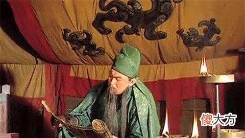 【爱历史】关羽平生最不光彩的一战，靠偷袭杀死一虎将，却因此奠定自己威名