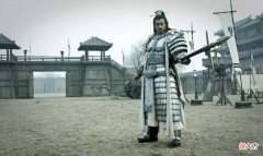 【爱历史】四面楚歌的故事，都是真的吗？项羽就虞姬一个女人吗？打仗也带着？