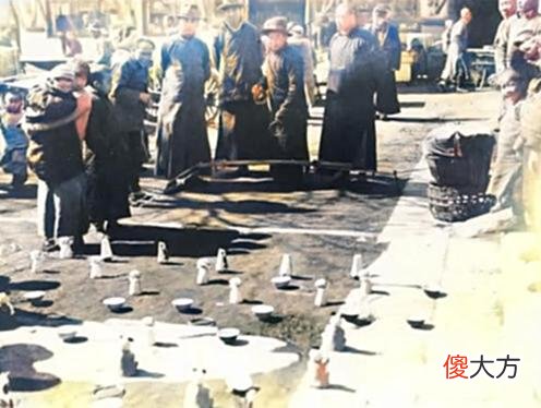 【爱历史】老照片：民国时期穷苦百姓的谋生手段，辛苦操劳收入微薄