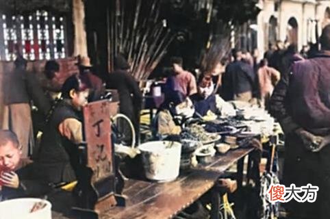 【爱历史】老照片：民国时期穷苦百姓的谋生手段，辛苦操劳收入微薄