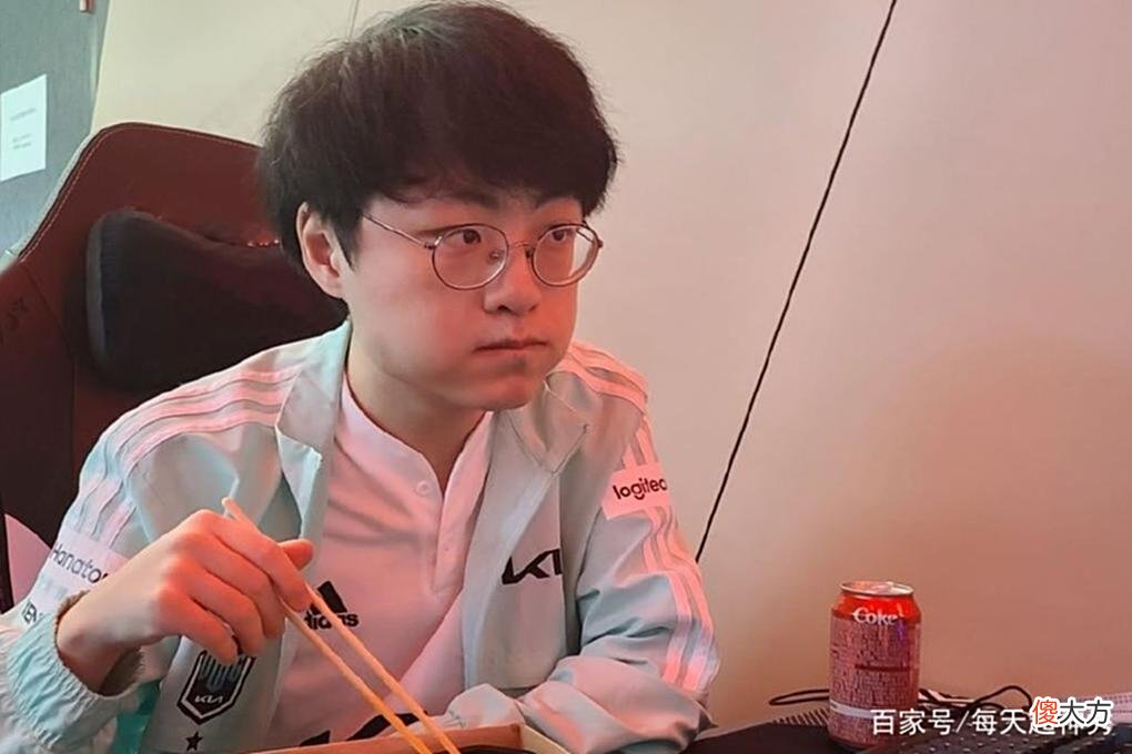 【游戏世界】率DK迎战Ghost，Canyon盛赞LPL领头羊JDG，T1与GEN被重点提及