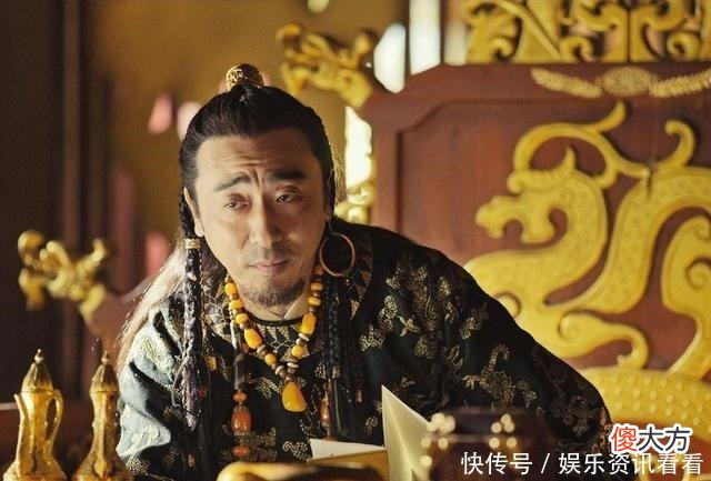 【爱历史】皇帝暗中在宰相衣服上烧了个洞，一年后发现洞还在，下令打开国库！