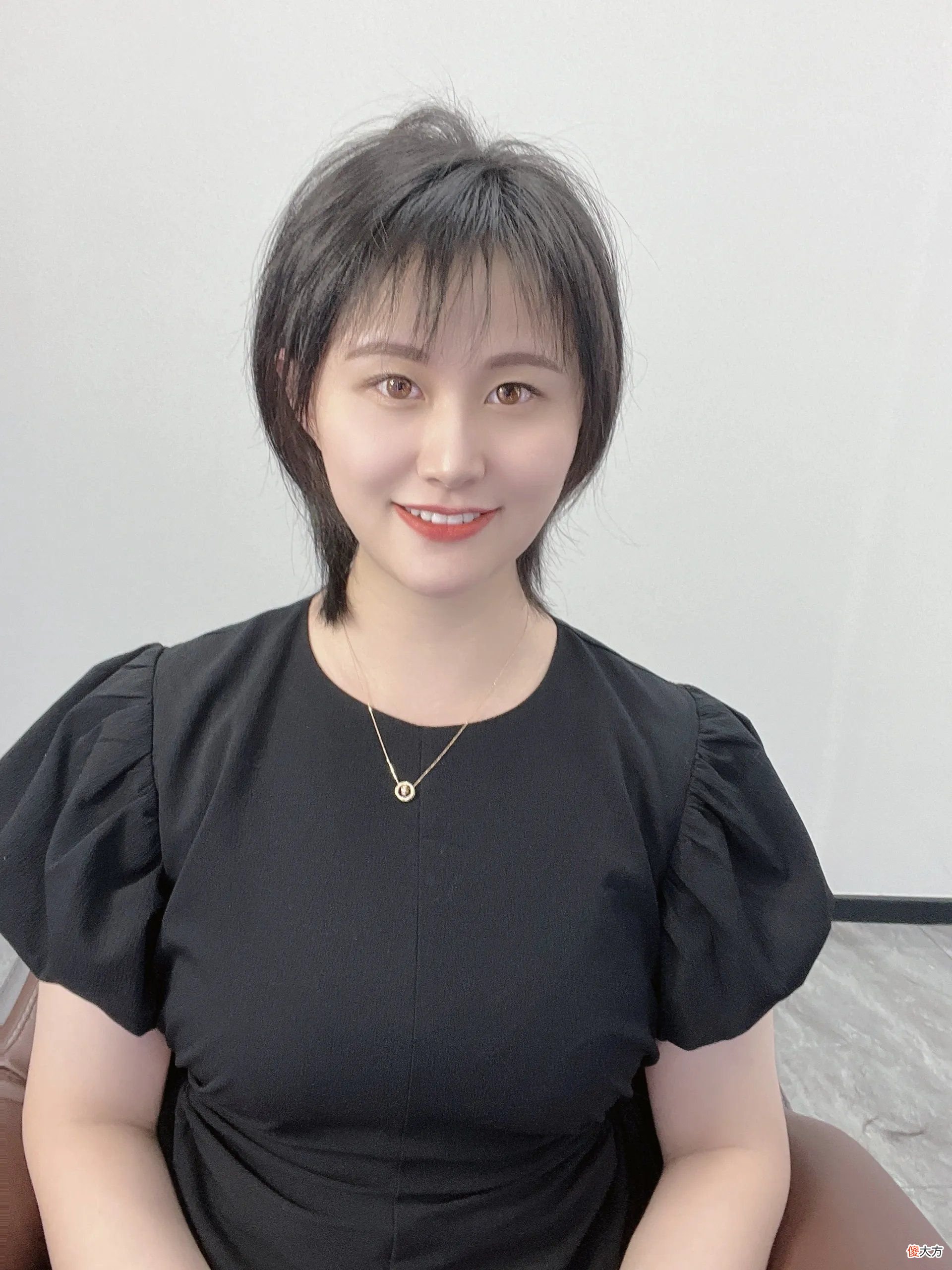 【时尚一点】别再烫全头卷了，当下最火短发送给你，美到让人看不够