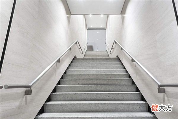 梦见楼道_做梦梦到楼道是什么意思