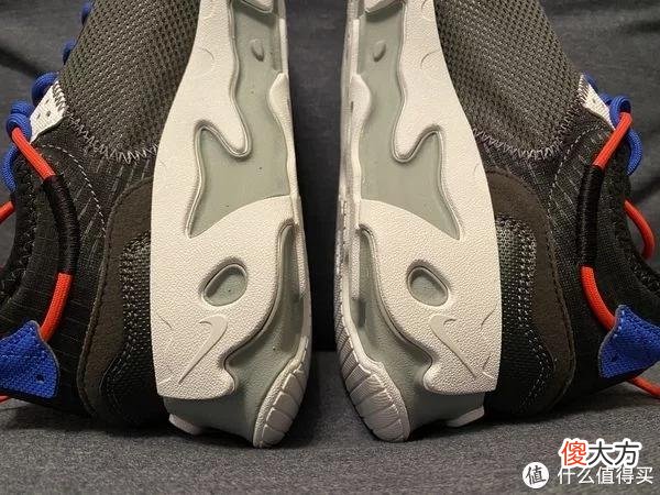 【就爱时尚】Nike React Live是双好穿的休闲鞋