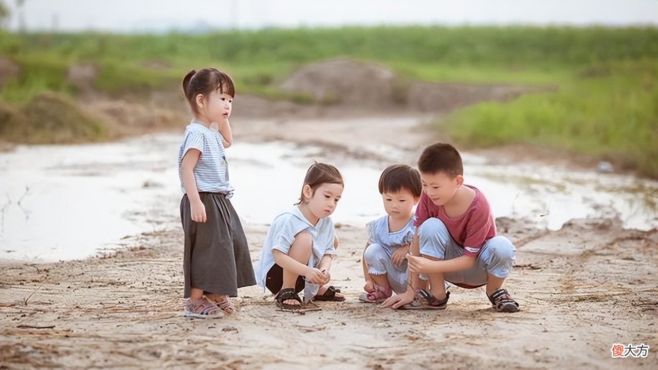 孩子放暑假，父母发了愁，妈妈：不怕累不怕花钱，就怕娃荒废时间