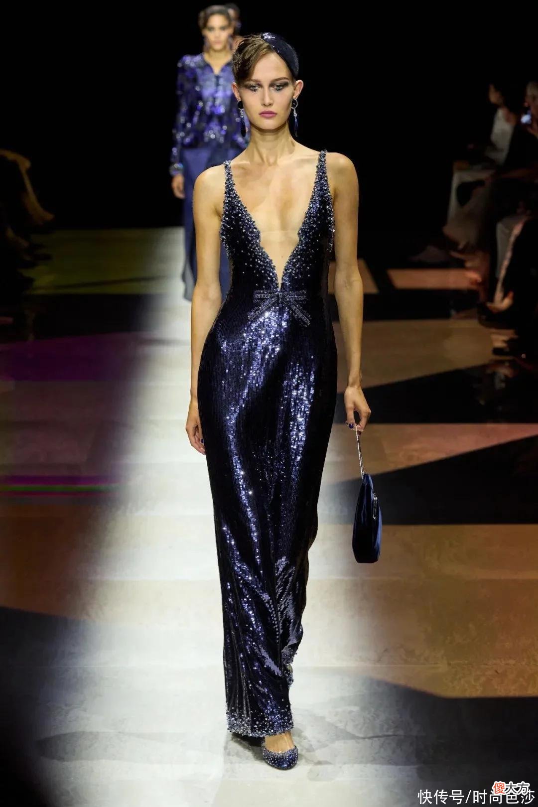 【就爱时尚】Armani先生的闪烁银河，??谁能不爱？