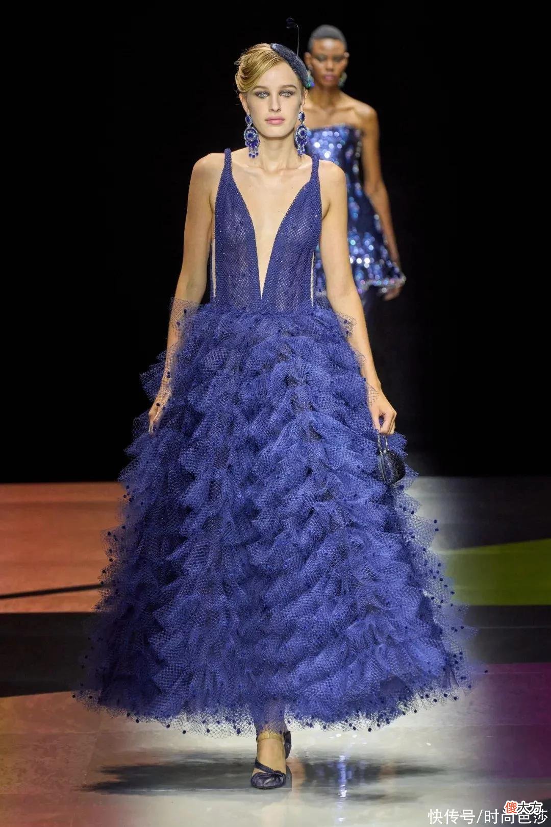 【就爱时尚】Armani先生的闪烁银河，??谁能不爱？