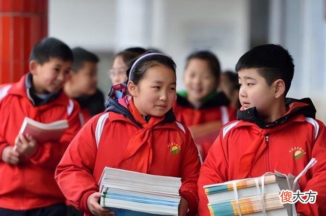 焦虑的妈妈们，是跟着乌合之众去内卷孩子，还是内卷自己更好？