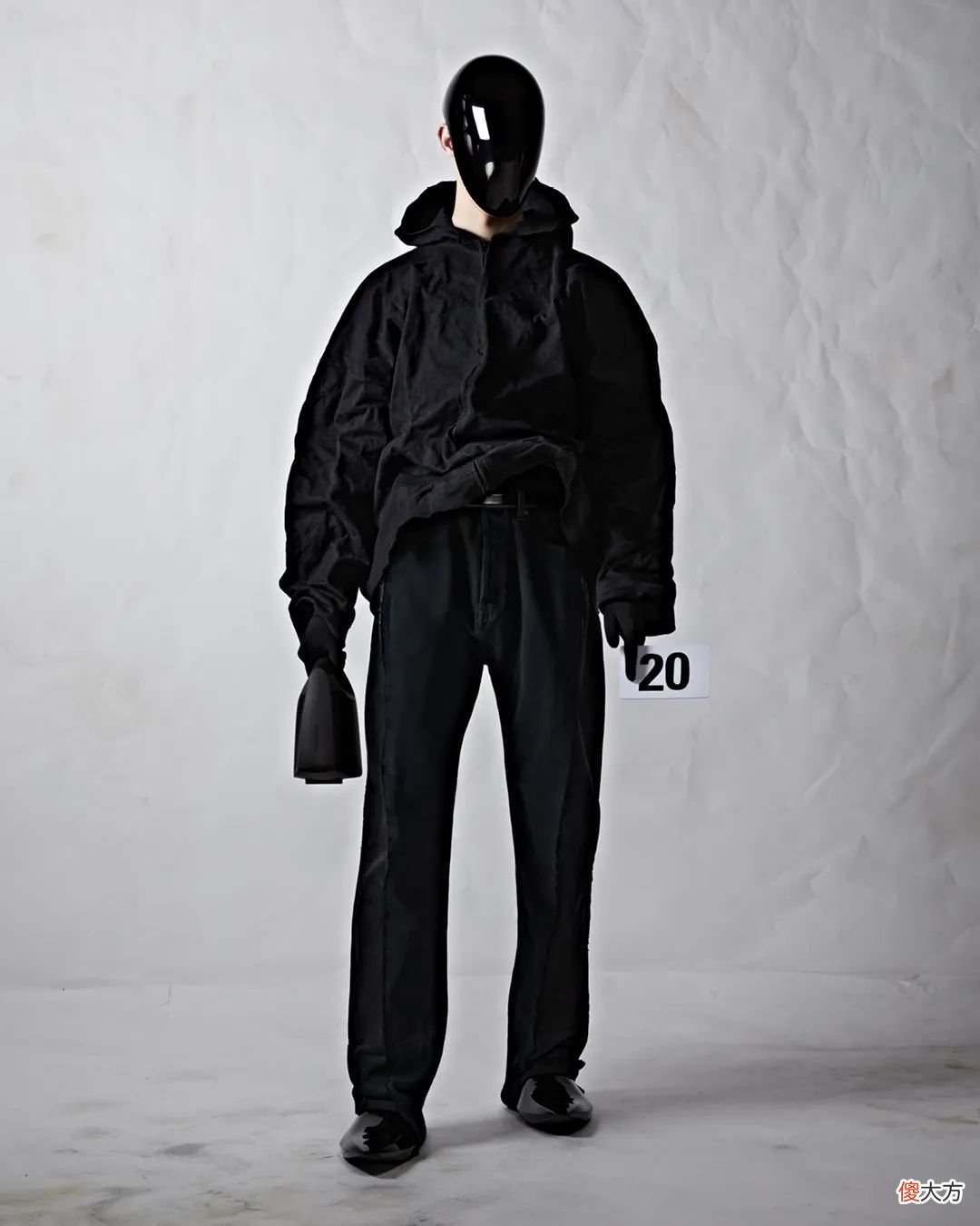 【就爱时尚】特辑｜时尚产业颠覆者 Balenciaga 如何创造高级定制的未来