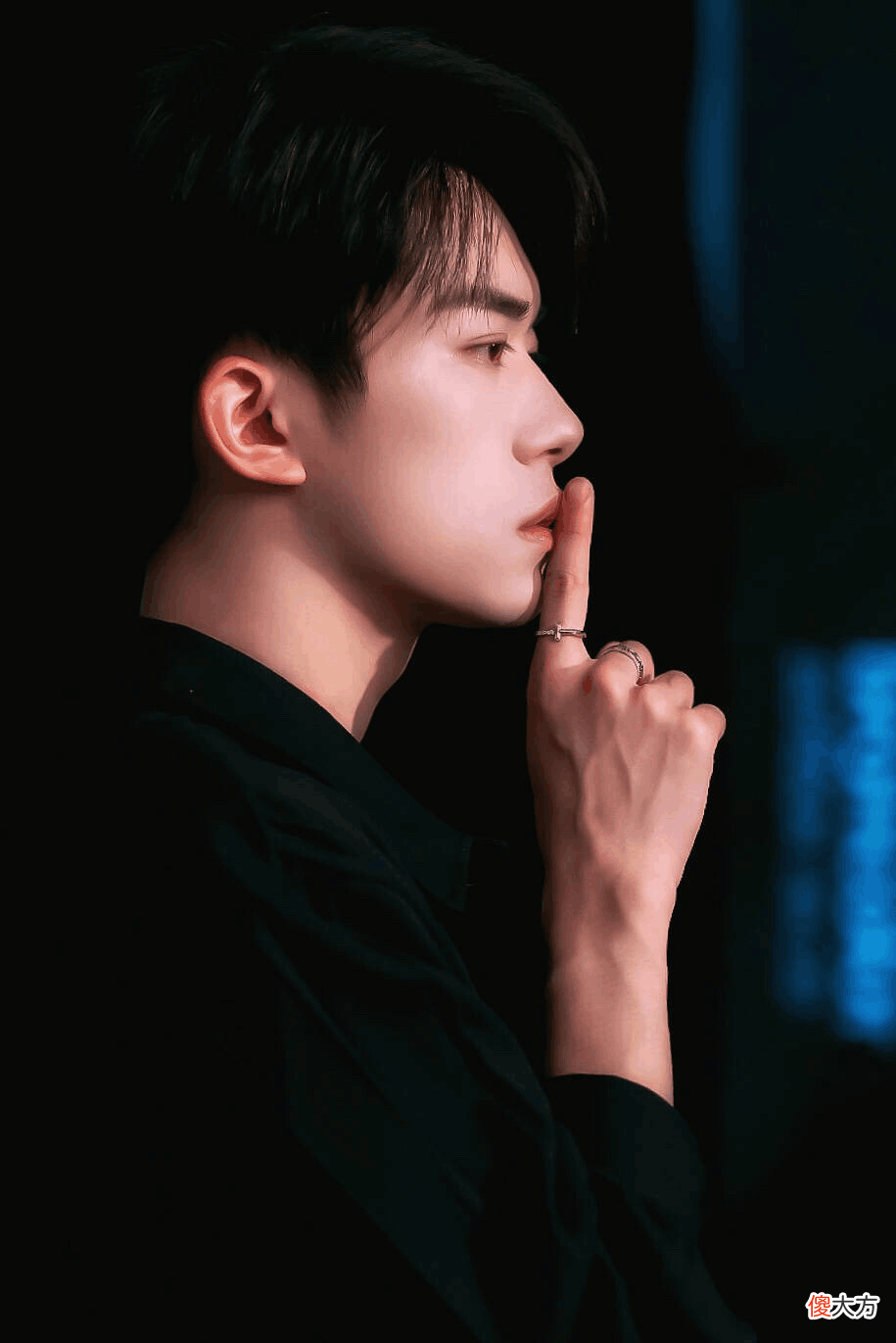 【就爱时尚】“大胆一点，拿下他，下一个让微博系统瘫痪的就是你”