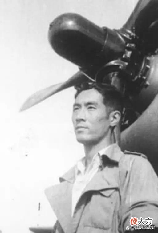 【历史故事】抗战瞬间：空军战士王光复发现在湘江江面上，日军补给船正在航行