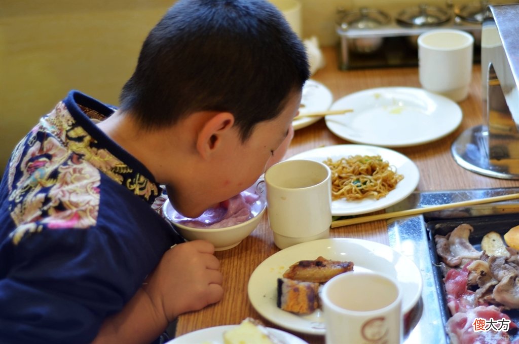 儿科专家提醒：除了遗传，家长孩子做到这3点，孩子长大高个儿并不难