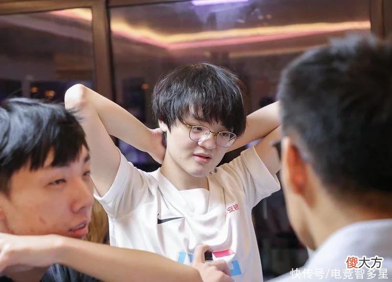 【游戏迷】BLG又要氪金？weiwei诉苦自己将要下岗，Ning王恐将再次就业