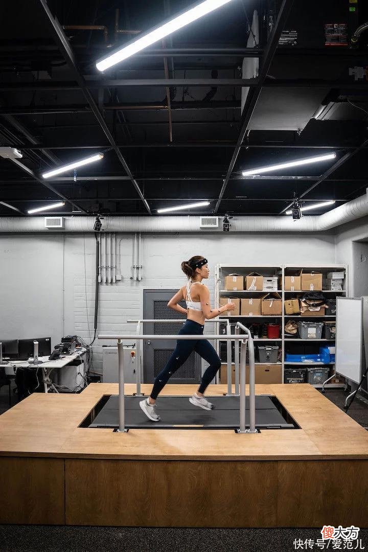 【就爱时尚】专访 lululemon 研发团队:把「穿了就像没穿」的体验带到跑步领域