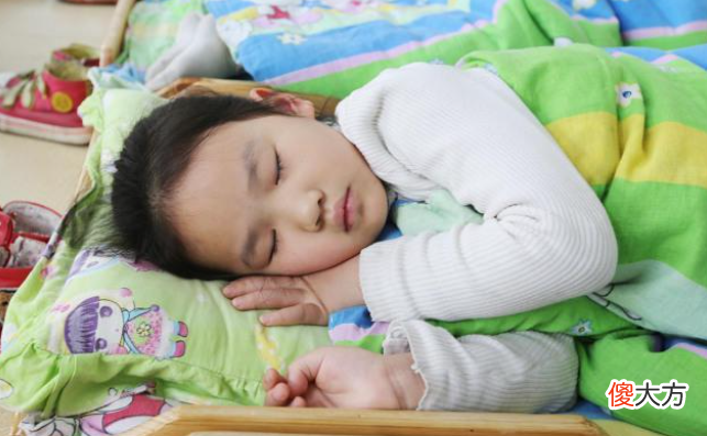 经常午睡和从不午睡的孩子长大有啥不同？有3点区别显著