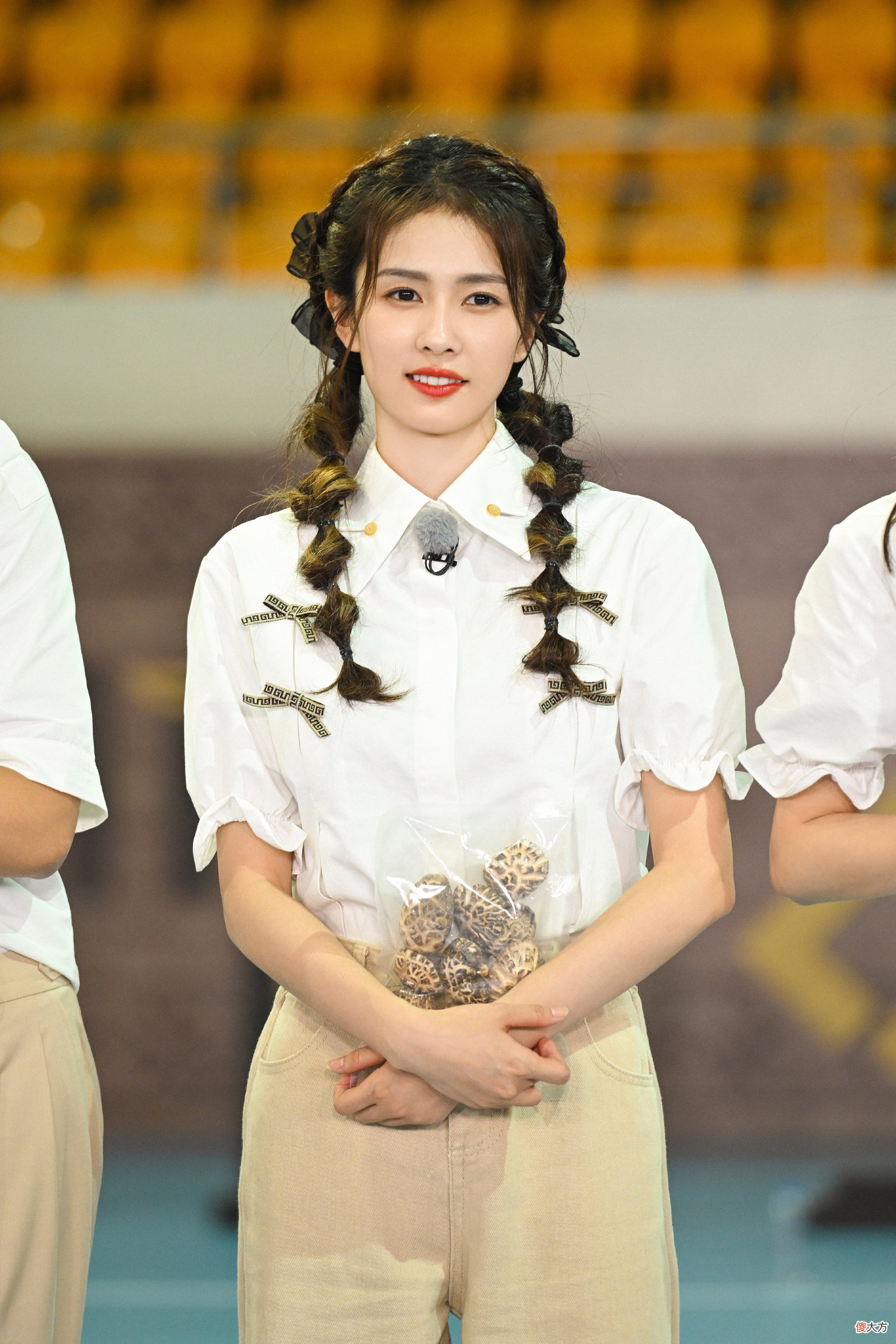 【时尚一点】不仅造型美出圈，白鹿的发型更是百变，可盐可甜堪称野生“发型博主”