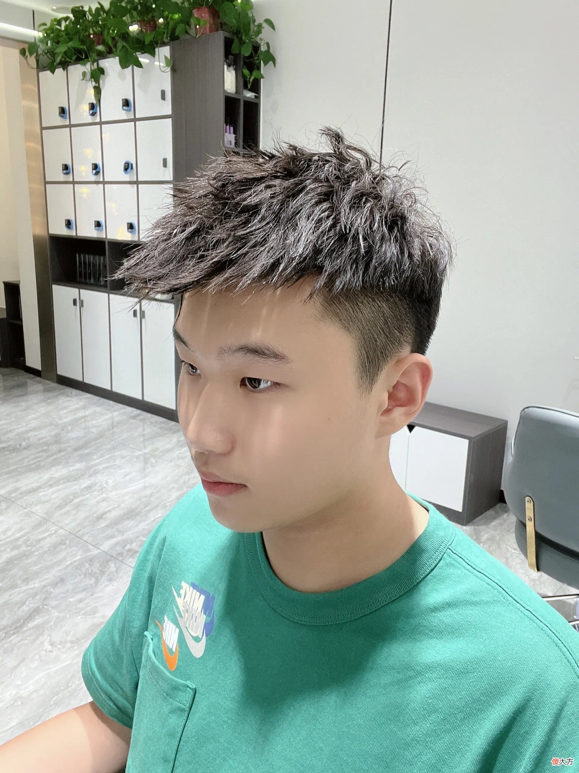 【就爱时尚】今夏爆火男士发型16款，剪短烫烫真帅气，很多男士都在尝试