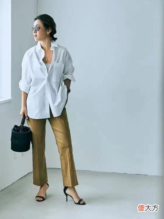 【时尚一点】女人上了年纪别轻易扮嫩，学学日本大姐，穿衣得体、气质很高雅