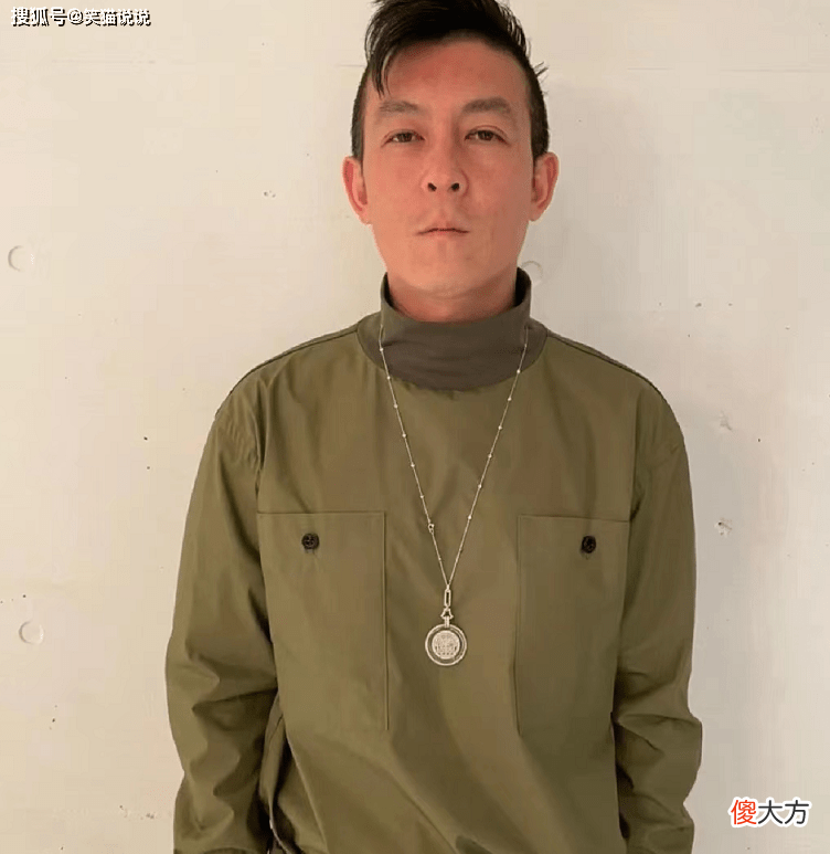【就爱时尚】陈冠希跟妻子秦舒培带女儿出席活动酷劲十足