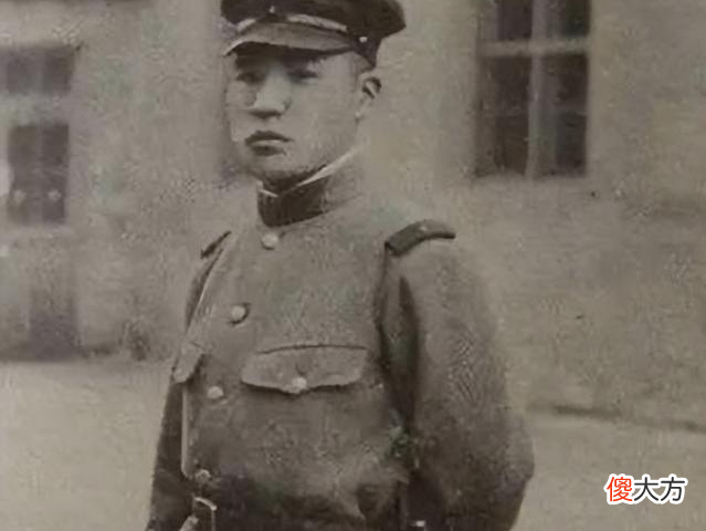 【爱历史】两次被迫入伍，贪生怕死的他，为何能成为七七事变中的关键人物？