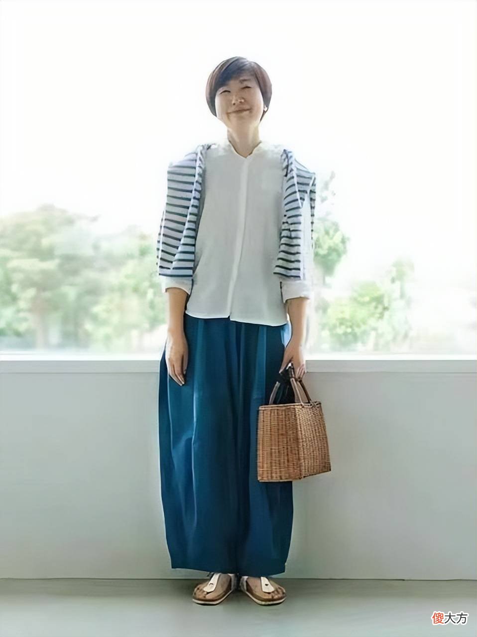 【就爱时尚】上了年纪的女人，穿衣要得体，别轻易扮嫩