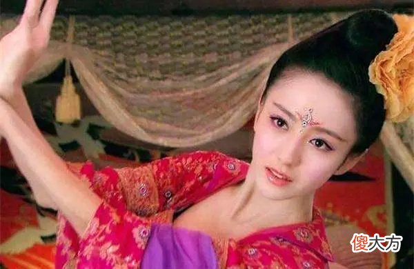 【历史故事】嫡母皇太后和生母皇太后谁的地位更高？数千年嫡庶等级是如何被一步步打破的？