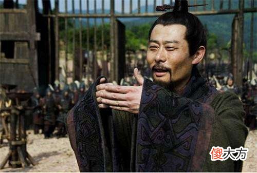 【历史故事】曹操兵不血刃拿下荆州后，为何东吴群臣大多主张投降？一文说清楚