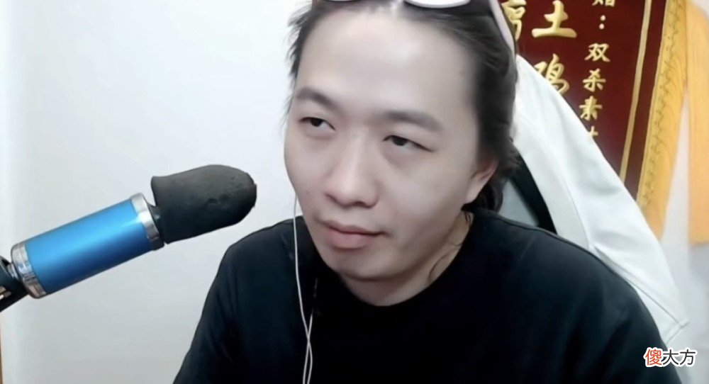 【游戏世界】王者荣耀：德华巅峰赛暗信迎来首次削弱，李信迎来首次削弱