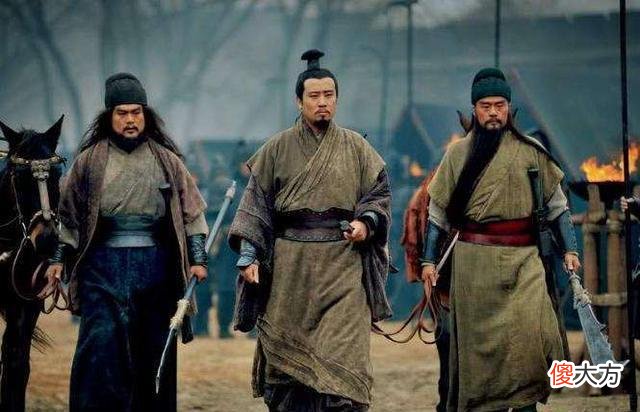 【爱历史】吕布“辕门射戟”到底有多震撼，为何能让大将纪灵同意退兵，至于吗？