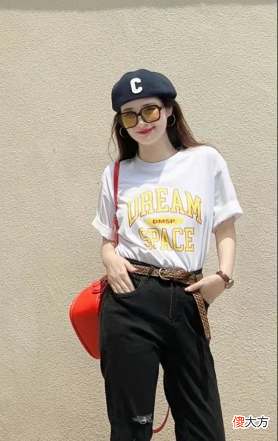 【时尚一点】吸睛的夏季穿搭如何选择？饱和度高的点缀搭配，真是看一眼就心动
