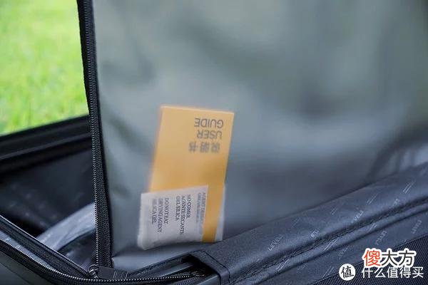 【就爱时尚】地平线8号城市脉搏行李箱：颜值与实力兼备