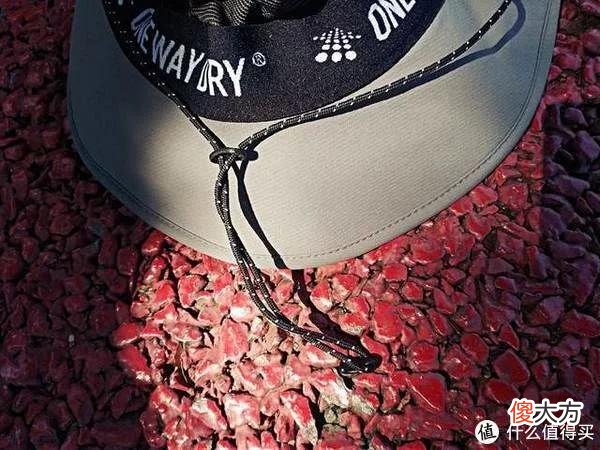 【时尚一点】这低调的小众品牌是我夏日的首先，先看帽子：单导动态奔尼帽