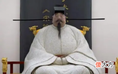 【历史故事】盗墓贼打开赵匡胤的棺椁，拿棺中宝贝时，竟被赵匡胤喷了一脸黑水
