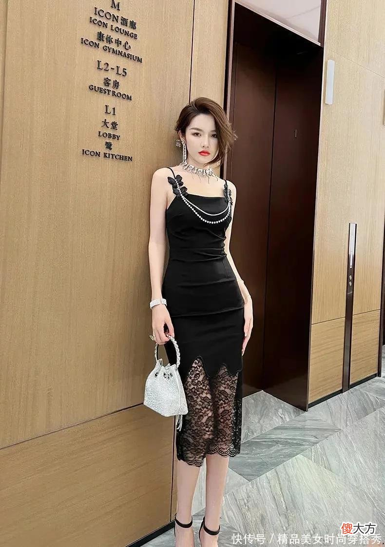 【时尚一点】蕾丝拼接包臀裙，搭配高跟凉鞋和配饰，点缀上身效果，凸显质感。