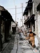 【历史故事】抗战时，一“渔夫”用烟袋锅顶住伪军腰，随后顺走据点内全部武器