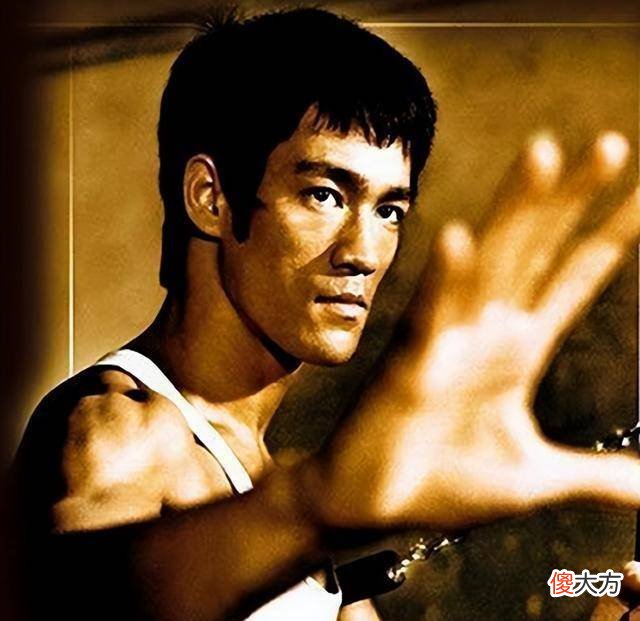 【爱历史】为练就一身正派功夫，李小龙将体脂率降至恐怖3%
