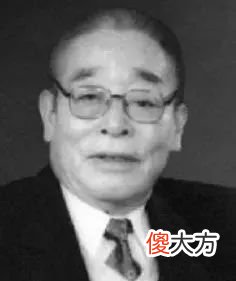 【爱历史】一野杨罗耿兵团杨得志司令员罗瑞卿政委耿飙参谋长麾下师长以上将军55年授什么军衔？少将 中将 上将？