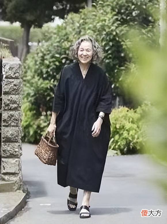 【时尚一点】日本老年人穿衣打扮得体比时髦更重要，学学这些打扮得体