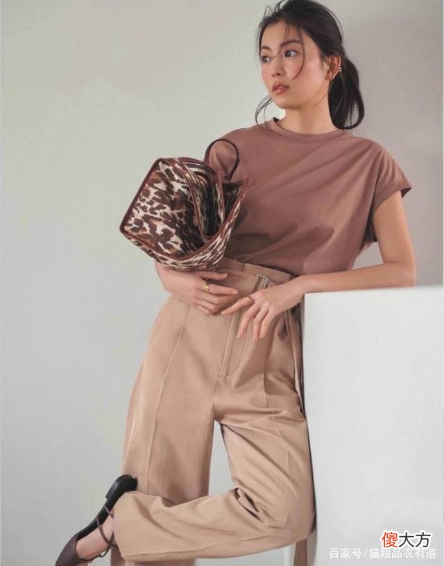 【就爱时尚】这3个颜色的T恤也不挑肤色,经典款加点时尚感,显高轻熟又优雅