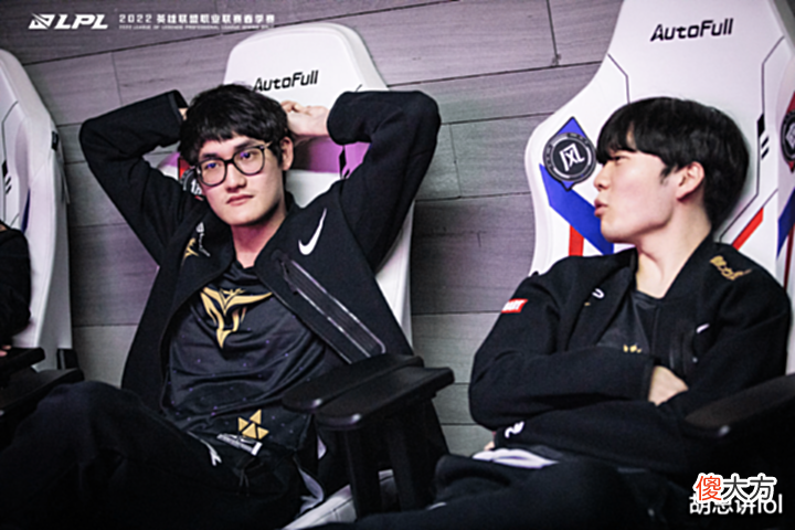 【游戏世界】LOL:Uzi的预测应验了,三强一弱得到观众认可,Rookie重回赛场