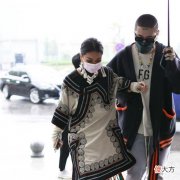 【时尚一点】杰克隽逸穿上国服是不是更加漂亮呢，彝族服饰特别的美