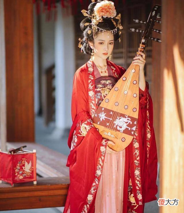 【时尚一点】大唐贵妇的打造秘诀：了解唐风汉服后你是不是也很想尝试