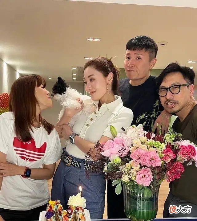 【就爱时尚】最美港姐李嘉欣晒polo衫，穿出气质简约风穿出气质