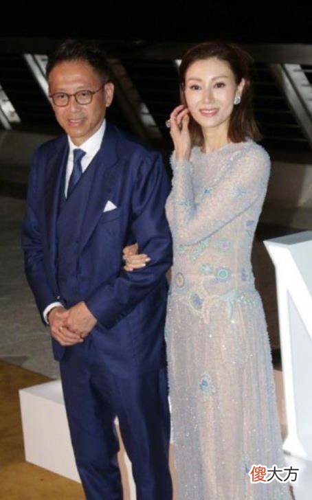 【就爱时尚】最美港姐李嘉欣晒polo衫，穿出气质简约风穿出气质