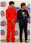 【就爱时尚】蔡徐坤终于对“生理裤”动了手，只有他能穿得这么漂亮