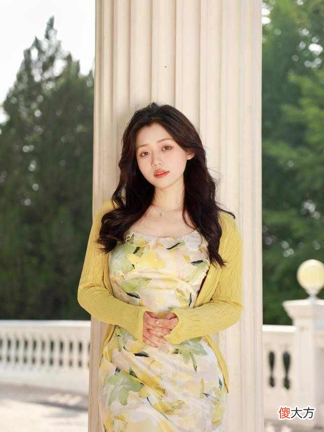 【就爱时尚】微胖女人夏天怎么穿?只要记住这“3穿3不穿”,优雅又有女人味