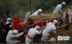 如何解读梦见抬棺材出殡？和财运有关(图文)