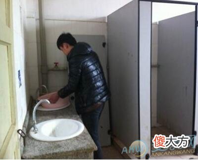 梦见别人打扫厕所(图文)