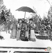 【爱历史】老照片带你看看清朝太监、宫女的真实样子,和清宫剧中的很不一样